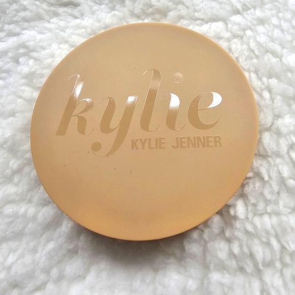🎉BRAND NEW, NEVER USED!🎉EXCLUSIVE LIMITED EDITION🎉 Kylie Cosmetics Highlighte - Picture 6 of 9